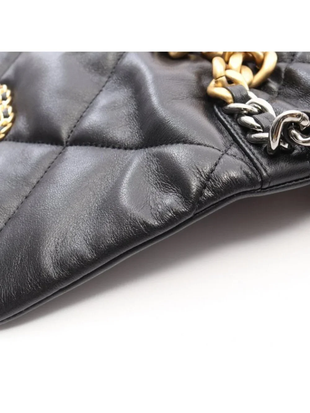 Chanel Shoulder Bag 19 Dixneuf Quilted 2-Way Black Lambskin Chanel 19 Chain